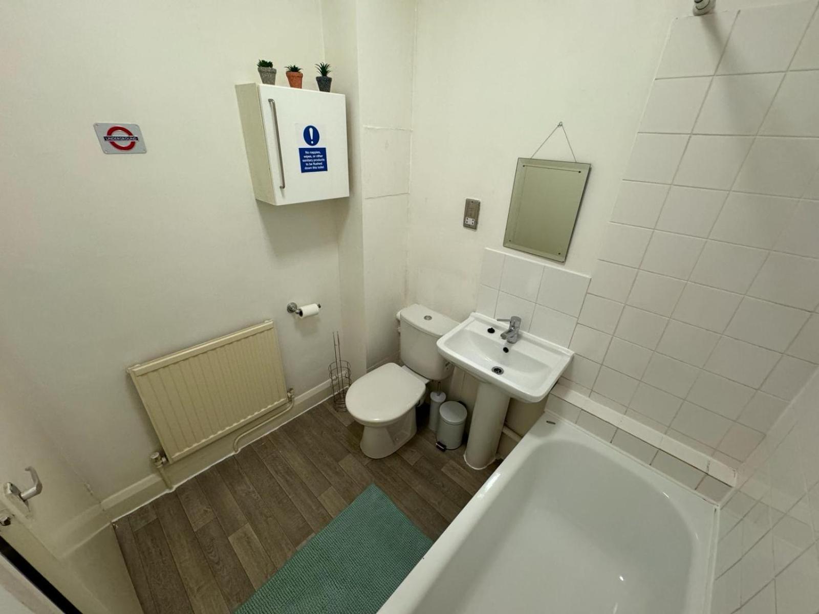 Prime Location Apartamento In Camden Town 런던 외부 사진